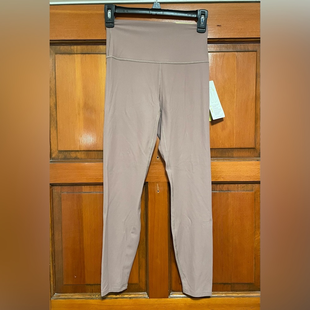 NWT All in Motion Mauve Leggings Slim Fit